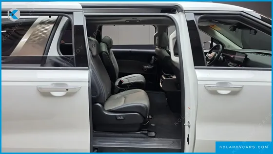 KIA CARNIVAL GASOLINE 9-SEATER NOBLESSE