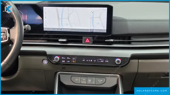 KIA CARNIVAL GASOLINE 9-SEATER NOBLESSE