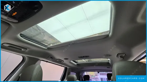 KIA CARNIVAL GASOLINE 9-SEATER NOBLESSE