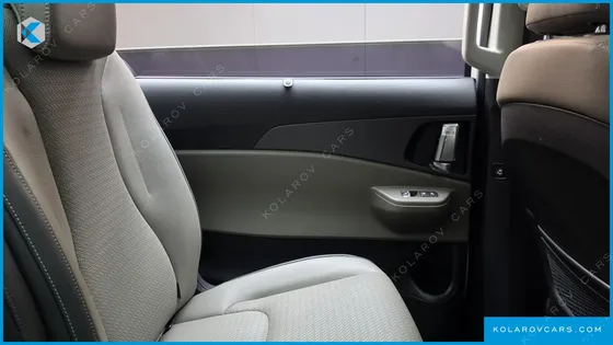 KIA CARNIVAL GASOLINE 9-SEATER NOBLESSE