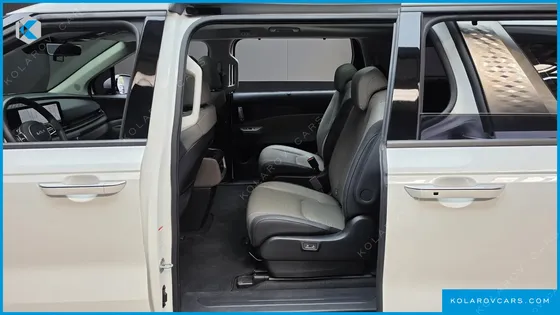 KIA CARNIVAL GASOLINE 9-SEATER NOBLESSE