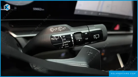 KIA CARNIVAL GASOLINE 9-SEATER NOBLESSE