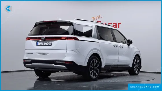 KIA CARNIVAL DIESEL 9-SEATER PRESTIGE