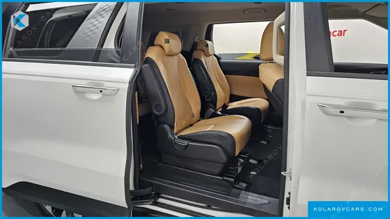 KIA CARNIVAL DIESEL 9-SEATER PRESTIGE