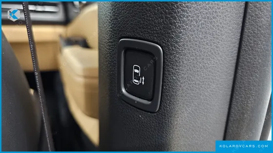 KIA CARNIVAL DIESEL 9-SEATER PRESTIGE