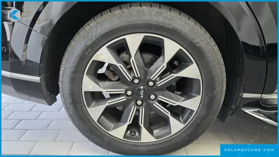 KIA CARNIVAL DIESEL 9-SEATER HI-LIMOUSINE