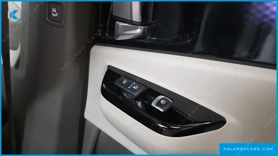 KIA CARNIVAL DIESEL 9-SEATER HI-LIMOUSINE