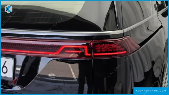 KIA CARNIVAL DIESEL 9-SEATER HI-LIMOUSINE