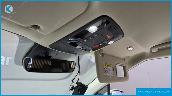 KIA CARNIVAL GASOLINE 9-SEATER HI-LIMOUSINE