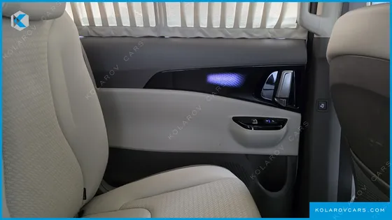 KIA CARNIVAL GASOLINE 9-SEATER HI-LIMOUSINE