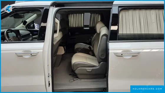 KIA CARNIVAL GASOLINE 9-SEATER HI-LIMOUSINE