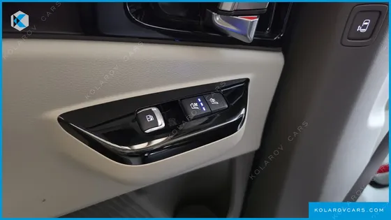 KIA CARNIVAL GASOLINE 9-SEATER HI-LIMOUSINE