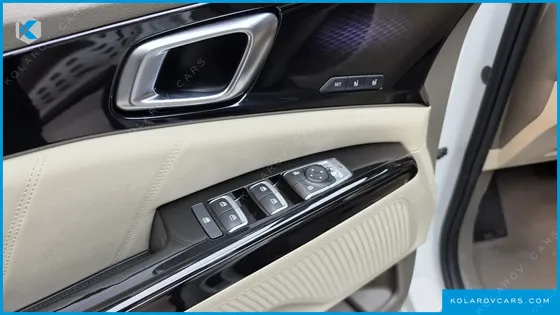 KIA CARNIVAL GASOLINE 9-SEATER HI-LIMOUSINE