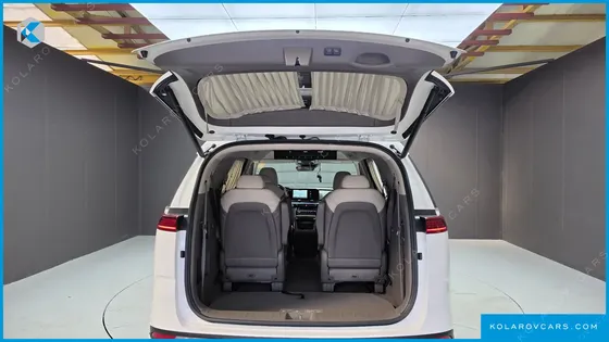 KIA CARNIVAL GASOLINE 9-SEATER HI-LIMOUSINE