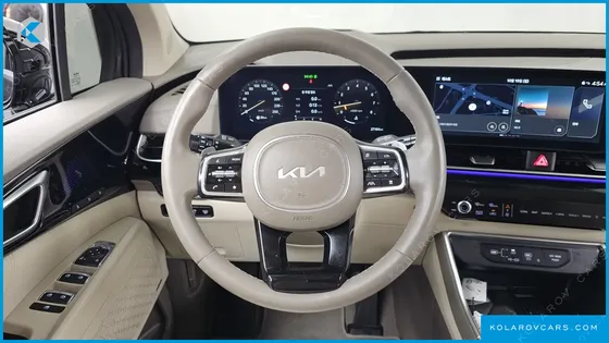 KIA CARNIVAL GASOLINE 9-SEATER HI LIMOUSINE
