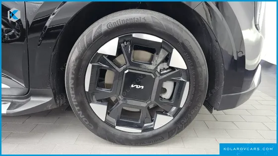 KIA CARNIVAL GASOLINE 9-SEATER HI LIMOUSINE
