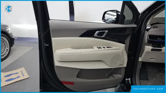 KIA CARNIVAL GASOLINE 9-SEATER HI LIMOUSINE