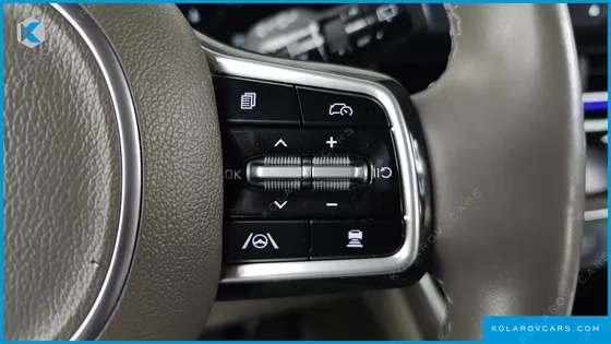 KIA CARNIVAL GASOLINE 9-SEATER HI LIMOUSINE
