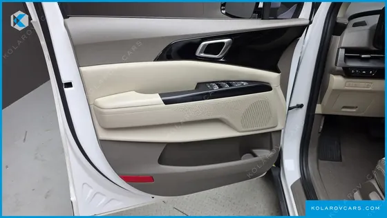 KIA CARNIVAL GASOLINE 9-SEATER PRESTIGE