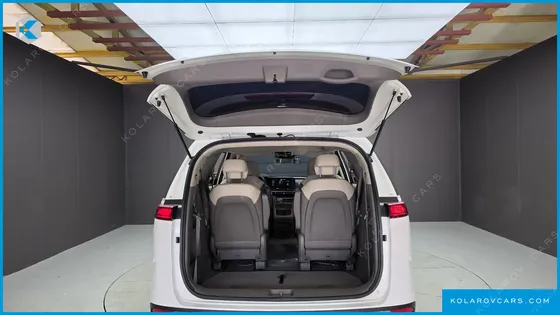 KIA CARNIVAL GASOLINE 9-SEATER PRESTIGE