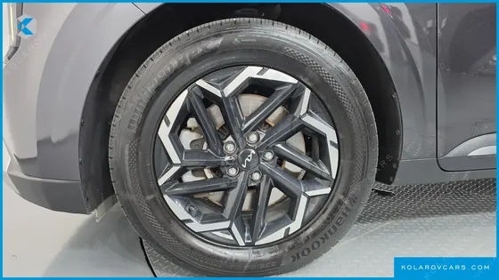 KIA CARNIVAL DIESEL 9-SEATER PRESTIGE