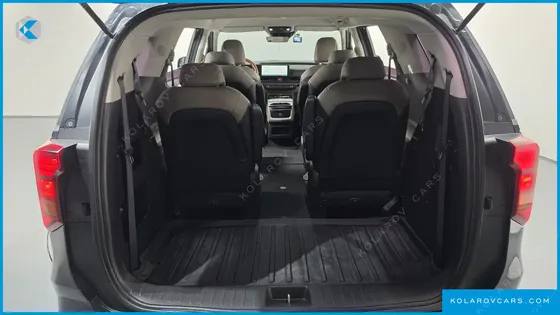 KIA CARNIVAL DIESEL 9-SEATER PRESTIGE