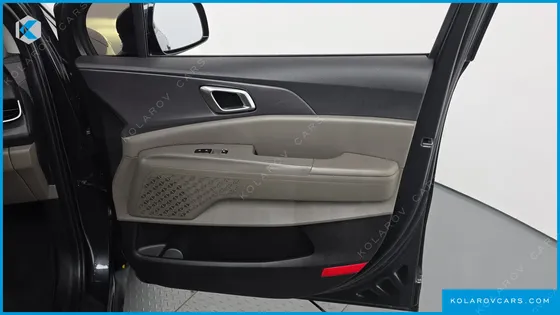 KIA CARNIVAL DIESEL 9-SEATER PRESTIGE