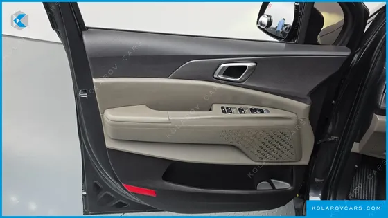 KIA CARNIVAL DIESEL 9-SEATER PRESTIGE