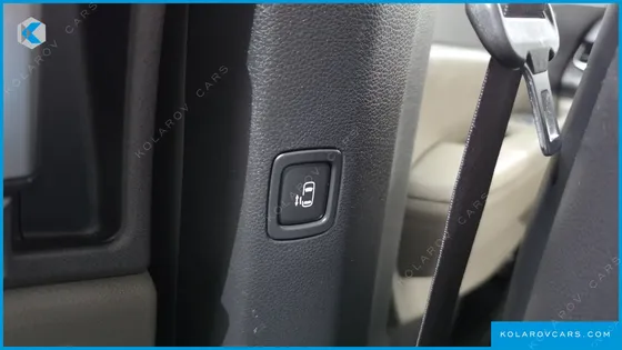 KIA CARNIVAL DIESEL 9-SEATER PRESTIGE