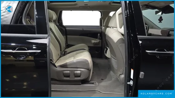 KIA CARNIVAL DIESEL 7-SEATER GRAVITY