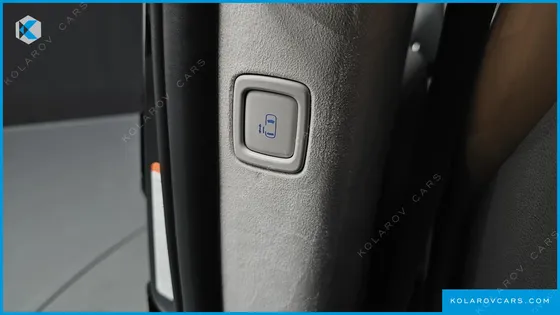 HYUNDAI STARIA HEV 1.6 LOUNGE 7-SEATER