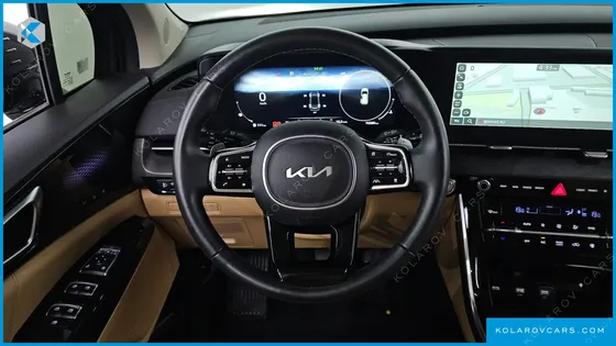 KIA CARNIVAL GASOLINE 7-SEATER SIGNATURE