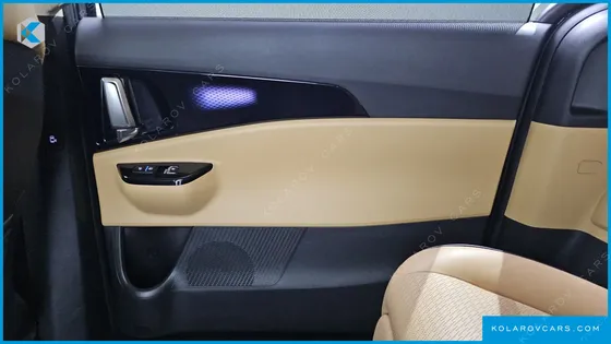 KIA CARNIVAL GASOLINE 7-SEATER SIGNATURE