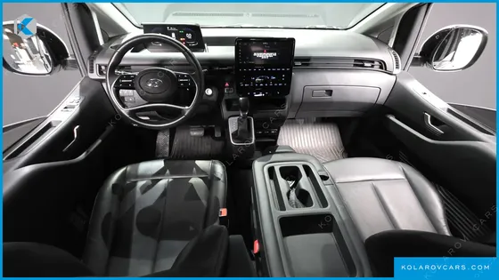 HYUNDAI STARIA TOURER 9-SEATER