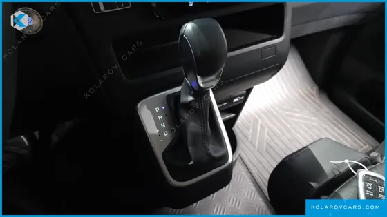 HYUNDAI STARIA TOURER 9-SEATER