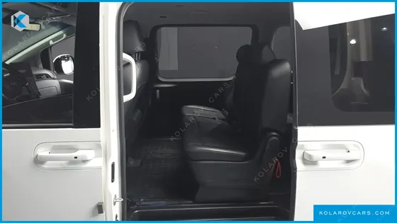 HYUNDAI STARIA TOURER 9-SEATER