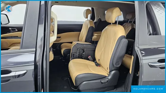 KIA CARNIVAL GASOLINE 11-SEATER PRESTIGE