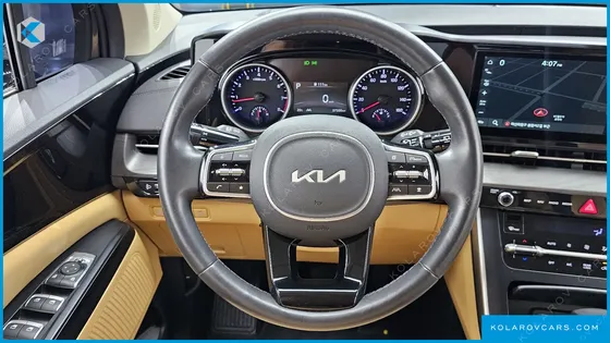 KIA CARNIVAL GASOLINE 11-SEATER PRESTIGE