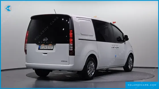 HYUNDAI STARIA CARGO 5-SEATER