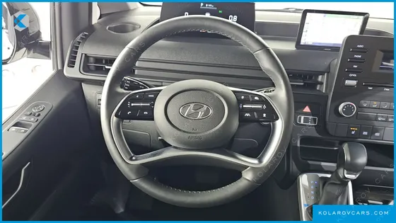 HYUNDAI STARIA CARGO 5-SEATER