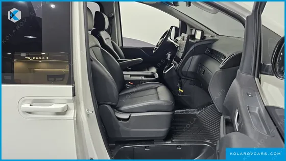 HYUNDAI STARIA CARGO 5-SEATER