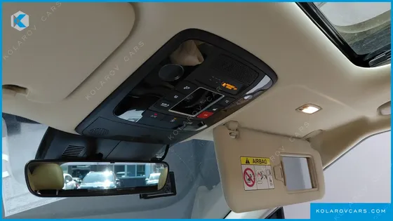 KIA CARNIVAL GASOLINE 7-SEATER OUTDOOR