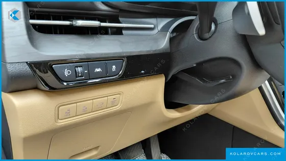 KIA CARNIVAL GASOLINE 7-SEATER OUTDOOR