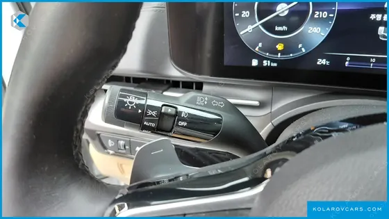KIA CARNIVAL GASOLINE 7-SEATER OUTDOOR