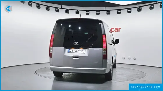 HYUNDAI STARIA TOURER 11-SEATER