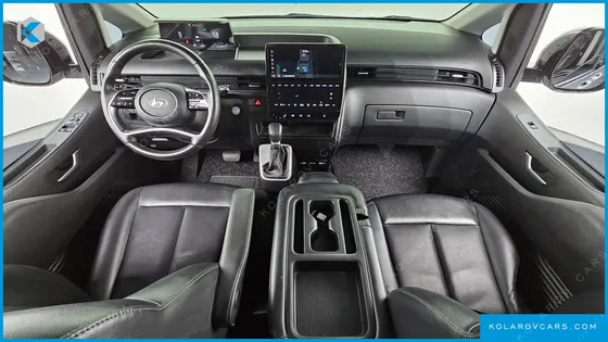 HYUNDAI STARIA TOURER 11-SEATER