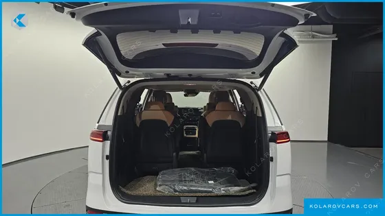 KIA CARNIVAL DIESEL 9-SEATER NOBLESSE