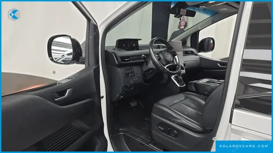 HYUNDAI STARIA TOURER 11-SEATER