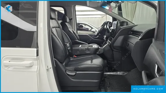 HYUNDAI STARIA TOURER 11-SEATER