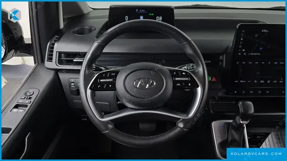 HYUNDAI STARIA TOURER 11-SEATER